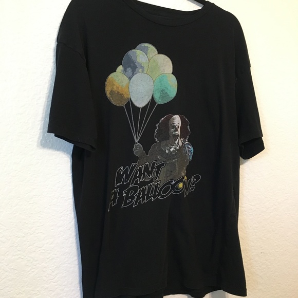 It Movie Black Graphic TShirt - Picture 1 of 4